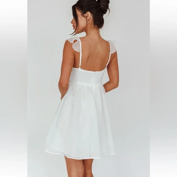 Le Lis white babydoll mini dress. Size small. NWT - Picture 2 of 10